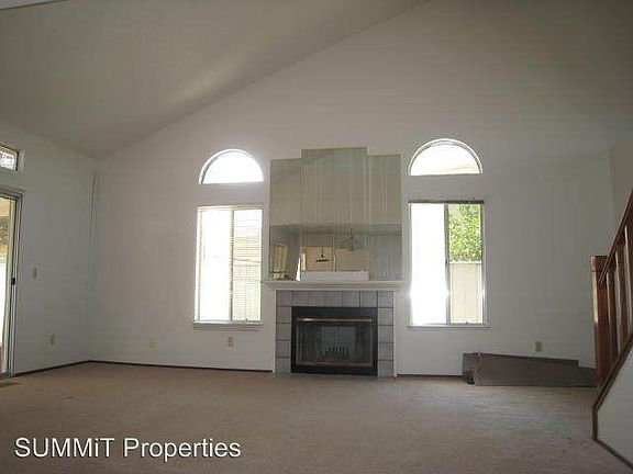 4th image of 6084 Lakeview Cir