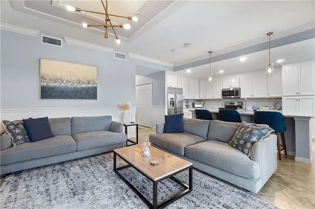 2 bed, 2.0 bath, 1194 sqft, $7,500 — Photo 3