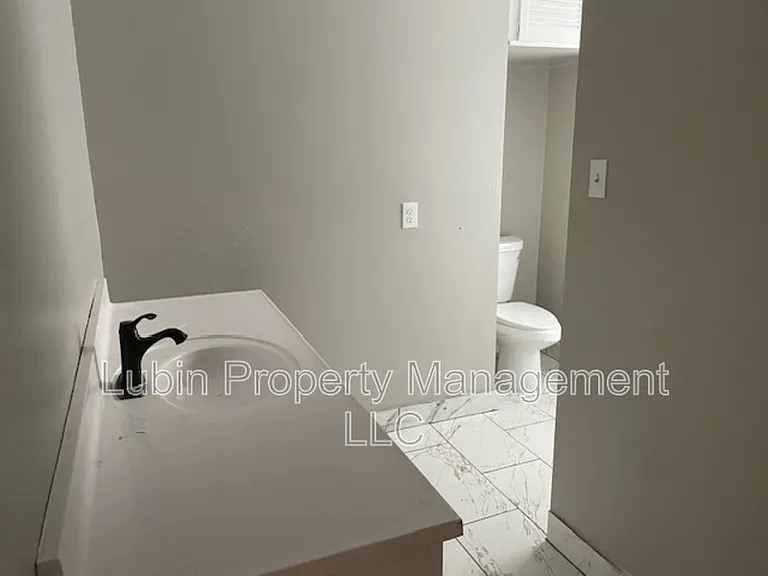 3558 Hallbrook St — Photo 6