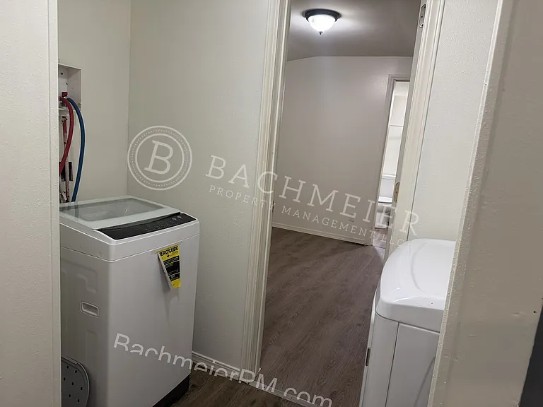 515 SW 14th St — Photo 9