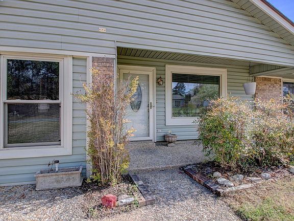 3rd image of 36 Kingspark Dr