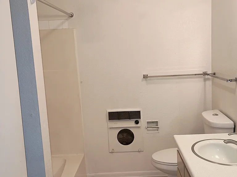 4300 Gray St — Photo 16