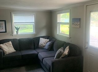 8014 Grandview Ln, Overland Park, KS 66204