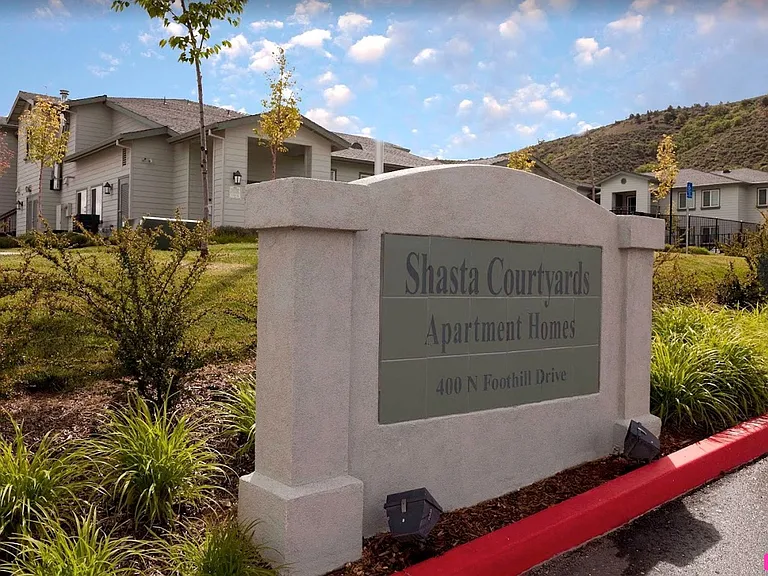 Shasta Courtyards — Photo 9