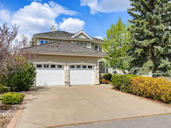 652 Henderson St NW, Edmonton, AB T6R 2R8