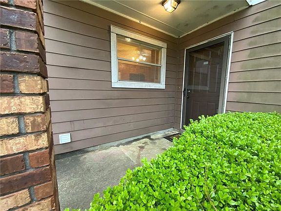 2nd image of 701 Fairfax Dr APT 206