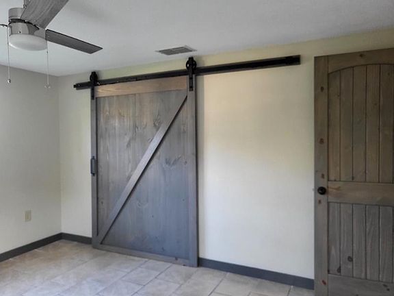 5th image of 1036 N Palm Cir