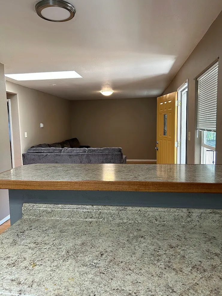 145 Poinsettia Ave — Photo 3