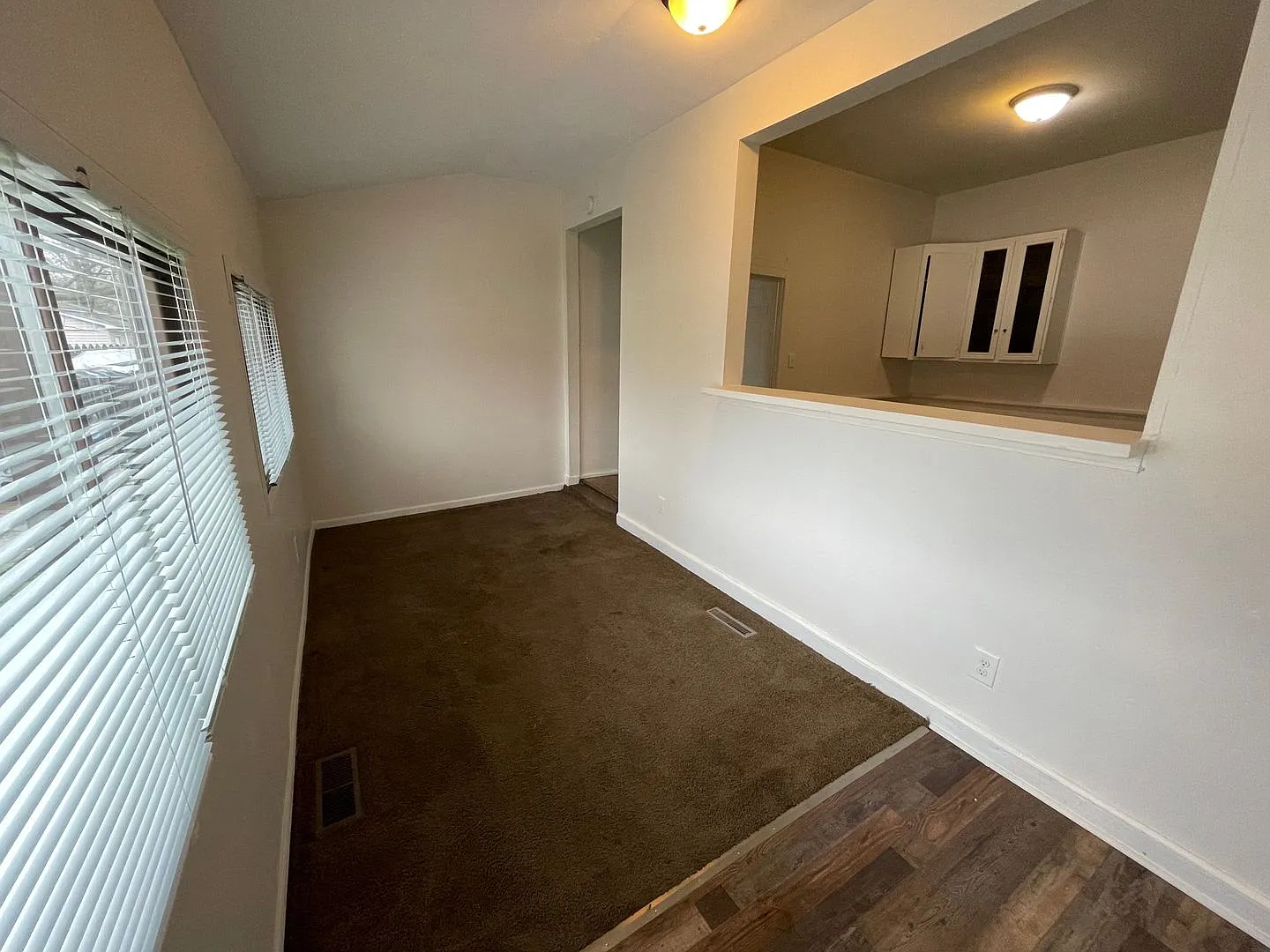 Market Square Apartments — Photo 2