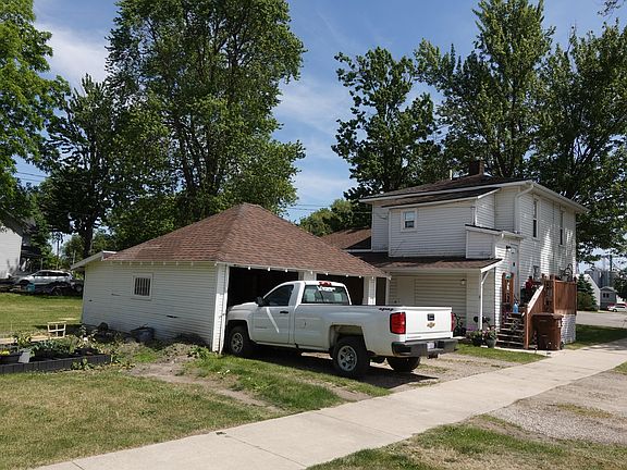 4th image of 1055 Tupper Lake St