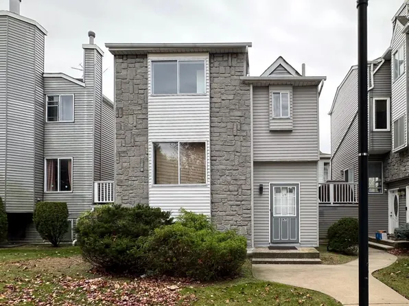 47 Regal Walk, Staten Island, NY 10303