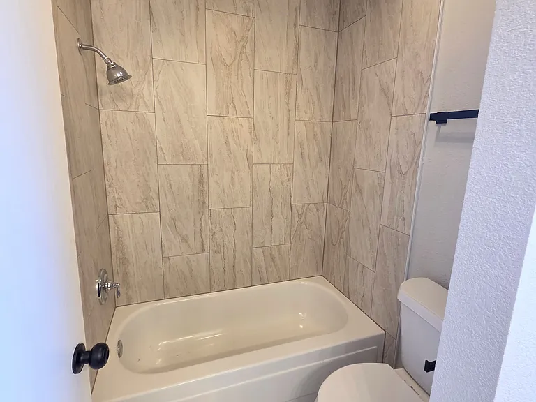 2641 Berkshire Ln — Photo 17