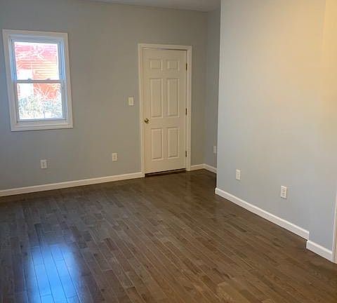 5th image of 365 Forrest St Floor 1