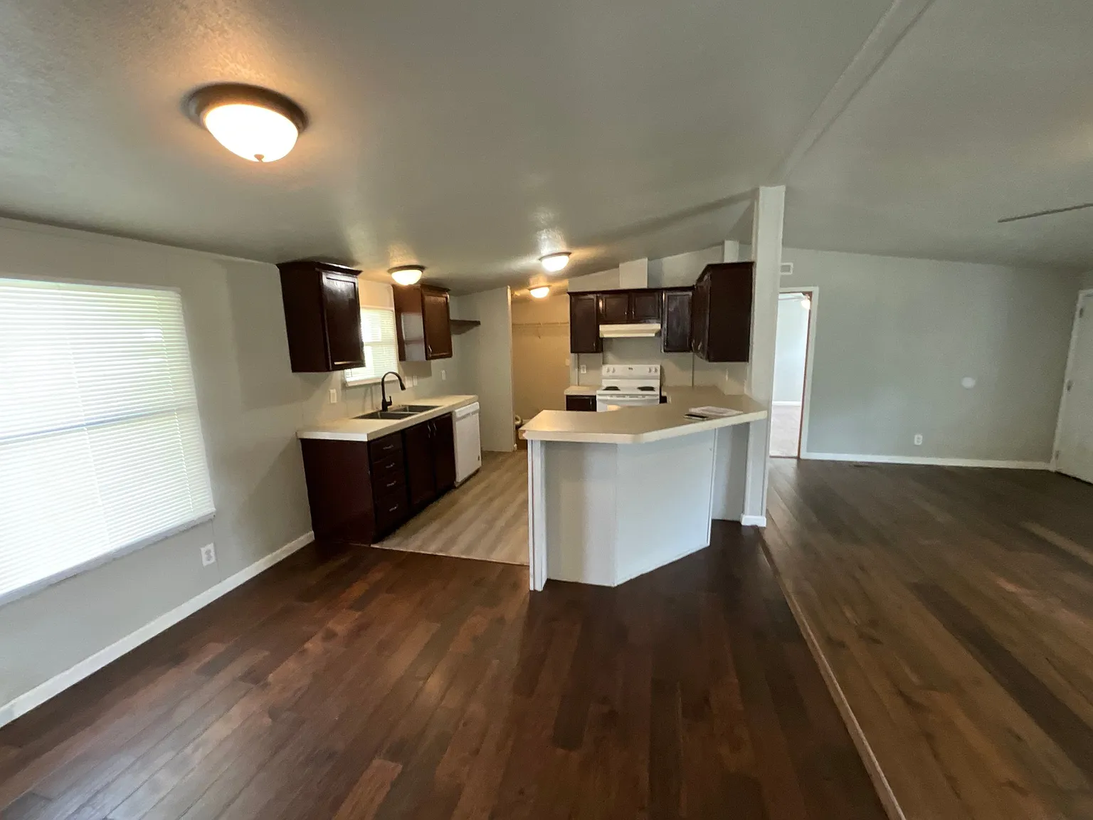 3 bed, 1250 sqft, $1,250 — Photo 4