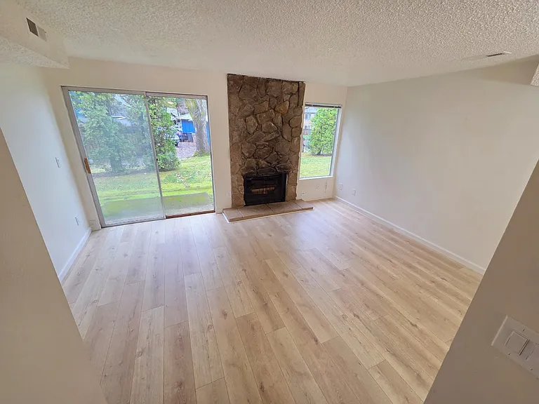 19826 SW 68th Ave — Photo 5
