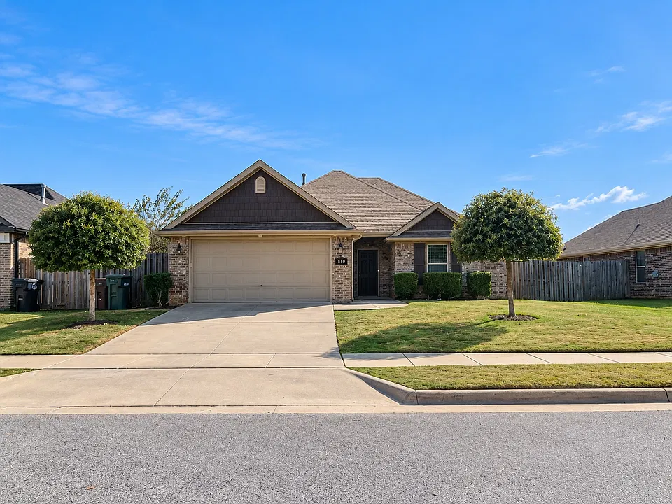 810 E Southern Trace Dr