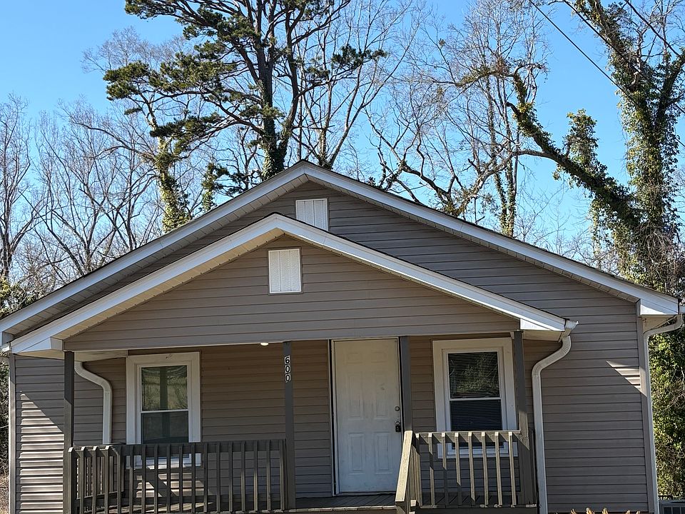 1st image of 600 Peronneau St
