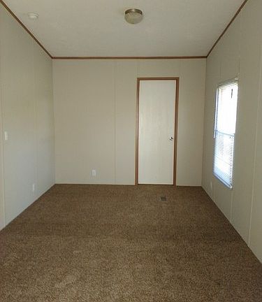4th image of 323 Blakehill Loop