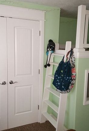 Kid's room -playhouse & loft