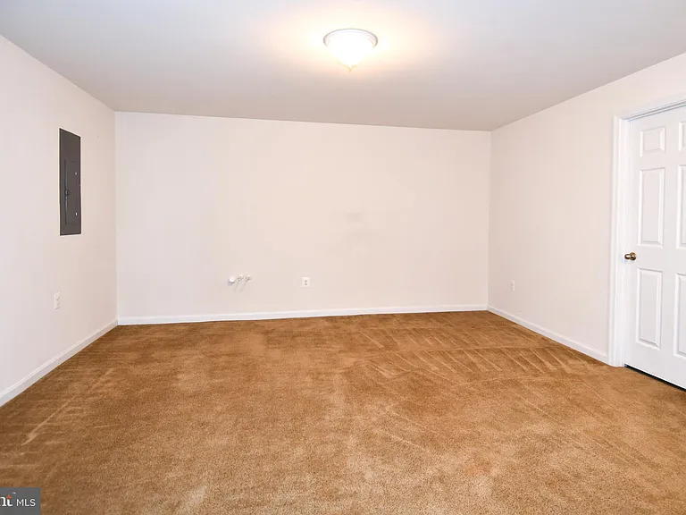 3082 American Eagle Blvd — Photo 41