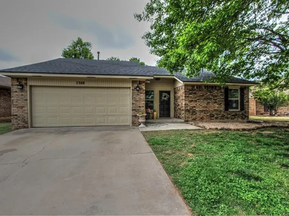 1308 Oswego Dr, Yukon, OK 73099