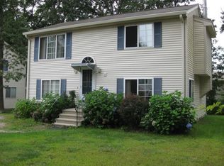 28 Sweet Birch Trl, Saunderstown, RI 02874