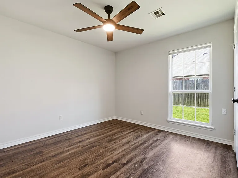 25620 Briar Dr — Photo 17