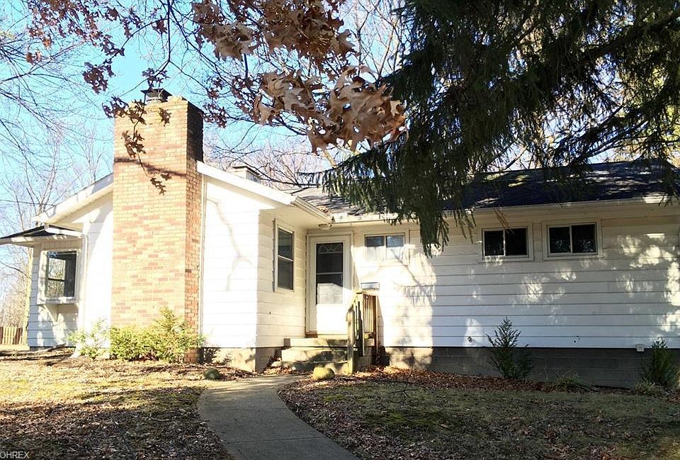 1st image of 33 Circle Dr
