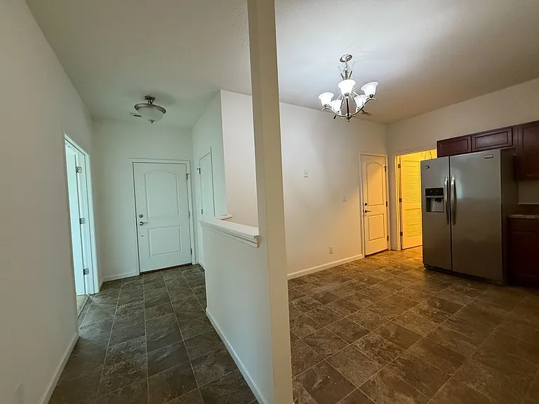 3209 Jasmine Ct — Photo 3
