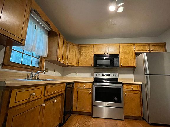 5th image of 48 Sweetbriar Ln