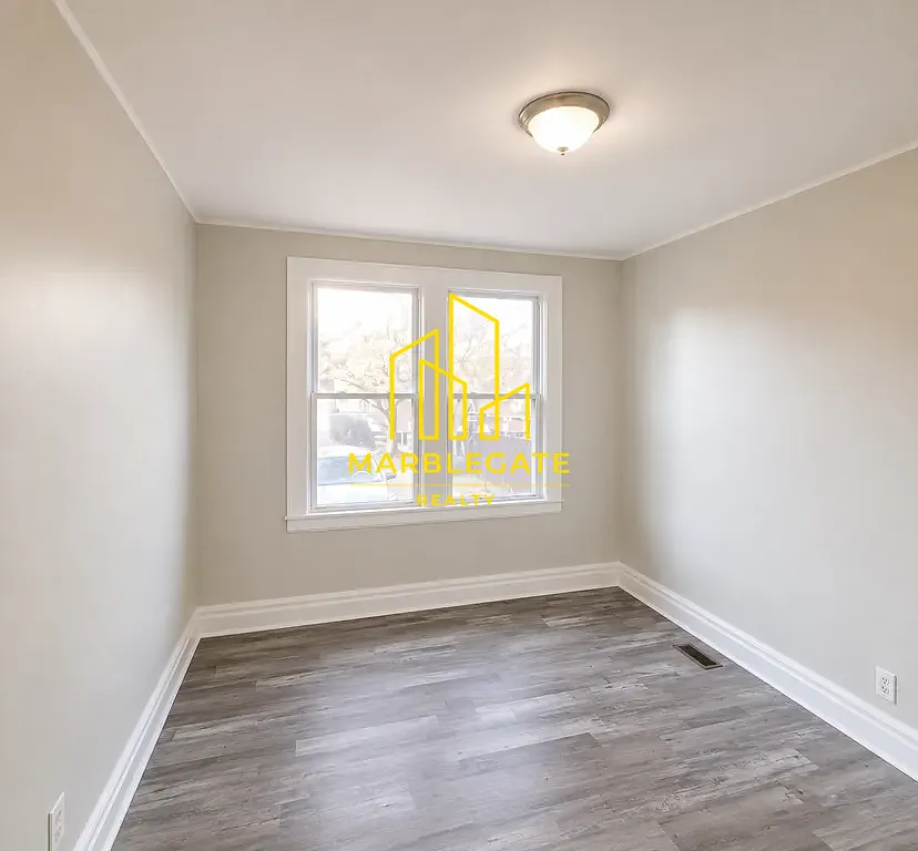 3 bed, 1050 sqft, $2,150 — Photo 4