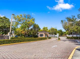 8501 NW 8th St APT 106, Miami, FL 33126