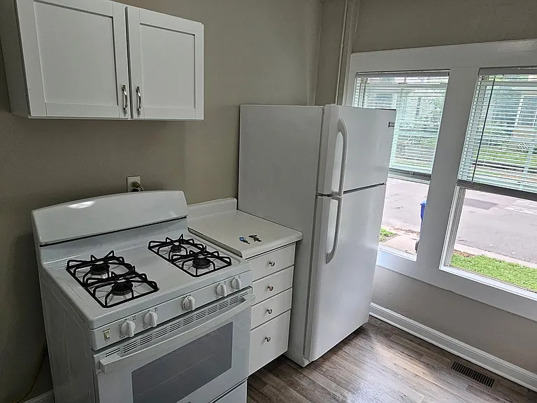 559 Charles Ave #1 — Photo 1