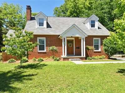 1587 W Northwest Blvd, Winston Salem, NC, 27104