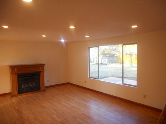 3rd image of 5613 85th Pl NE