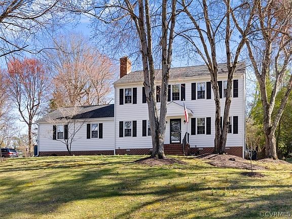 2nd image of 7761 Lakeforest Dr