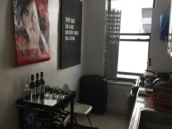 3rd image of 303 E 4th St APT 2A