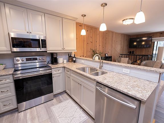 4th image of 700 Captains Cove Ct Unit 5