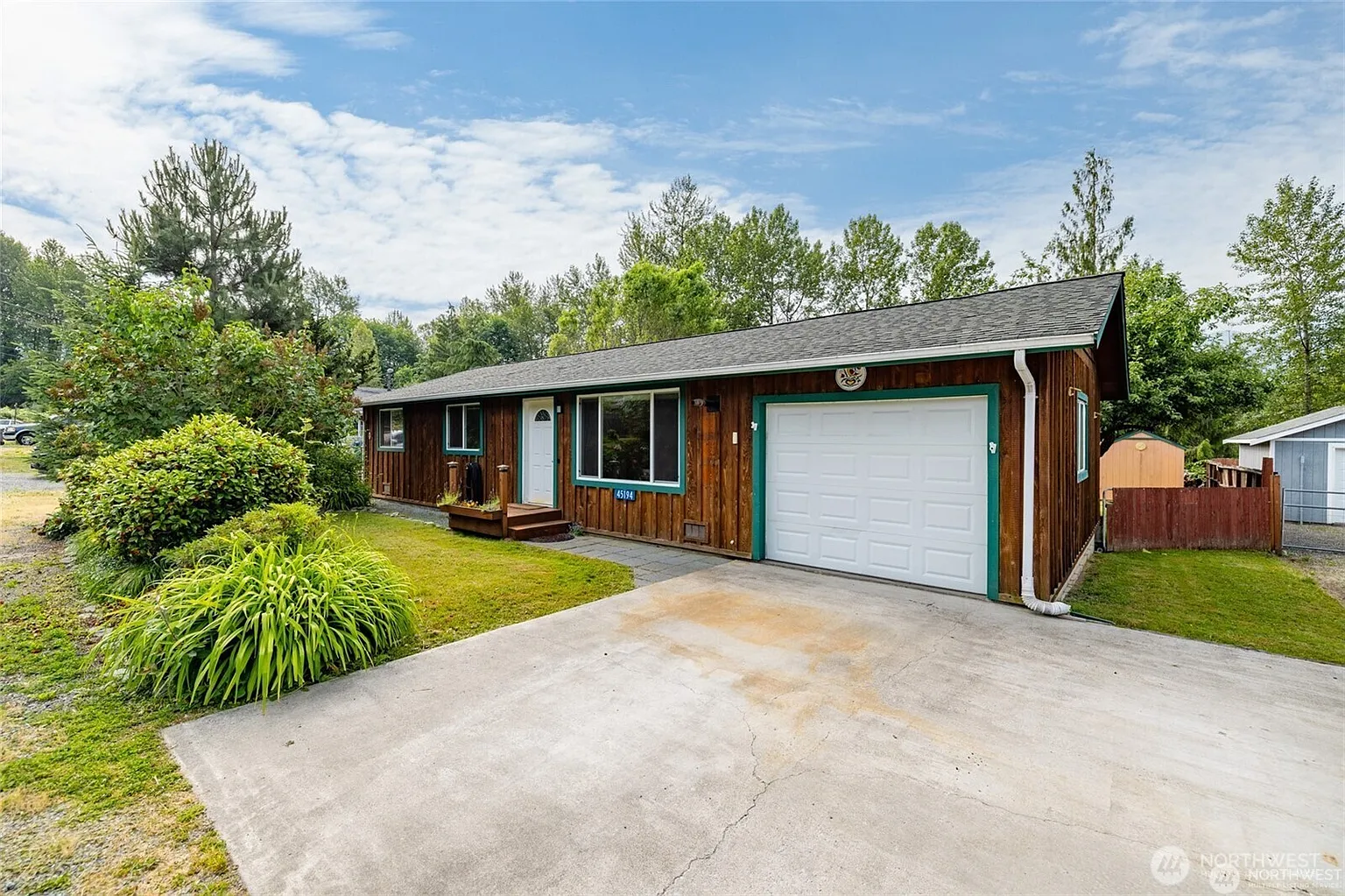 45194 Spring Street photo 1