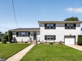 216 Greenwich Ave, Paulsboro, NJ 08066