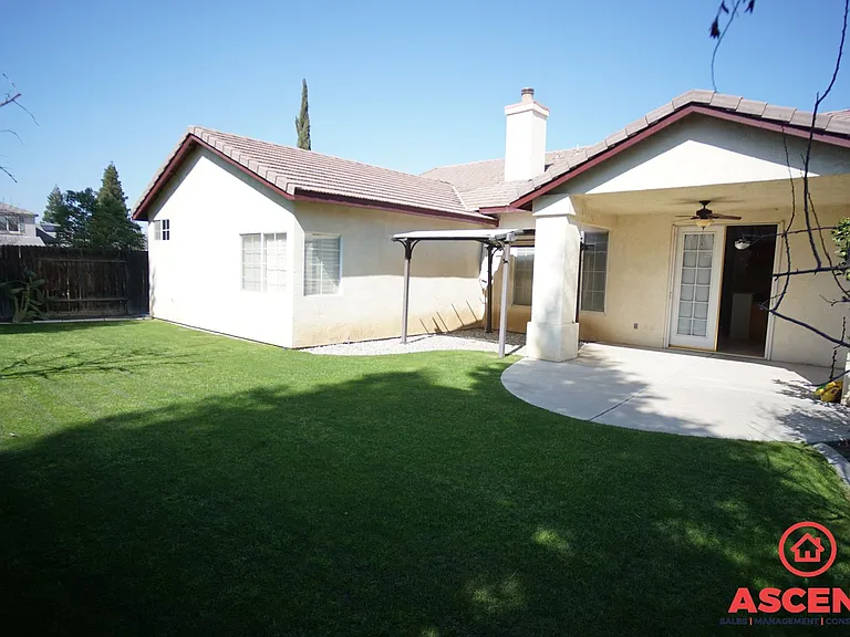8407 Glenlakes Ct — Photo 16