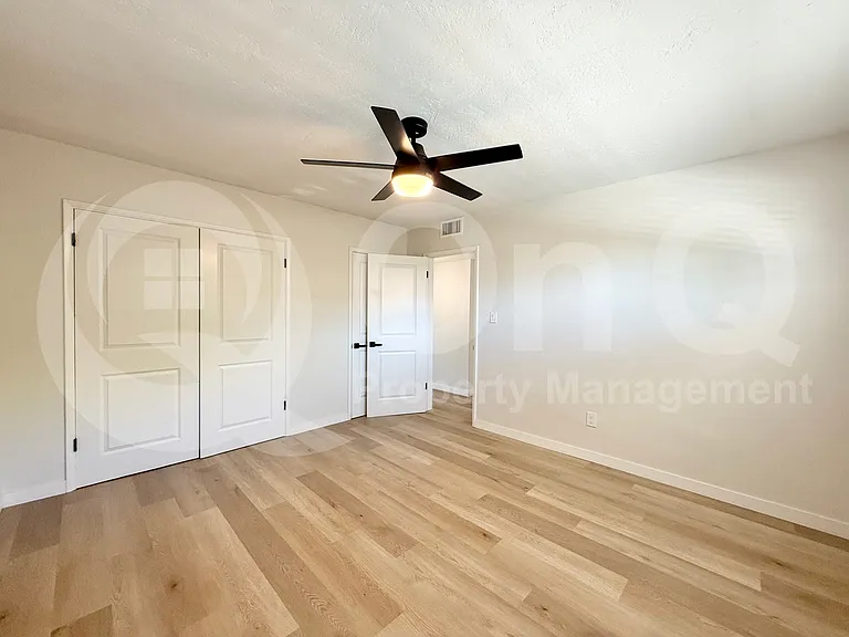 25 E Eva St #15 — Photo 10