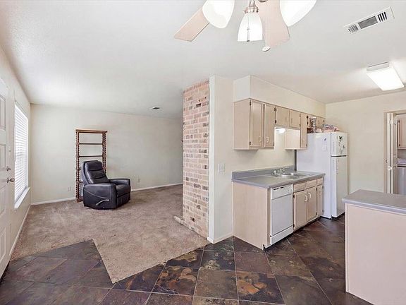 4th image of 8475 Glen Meadow Ln