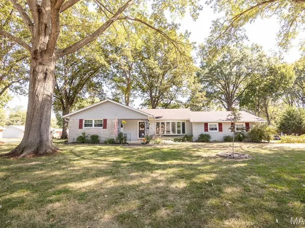 330 Grant Dr, Mascoutah, IL 62258