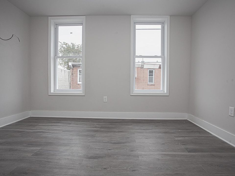 1st image of 2731 W Oakdale St #97