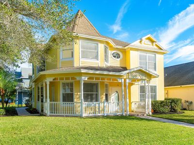 108 Country Club Way, Royal Palm Beach, FL, 33411