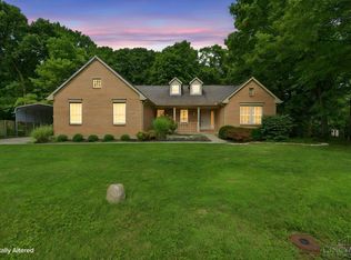 4197 McLean Dr, Cincinnati, OH 45255