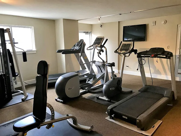 230 E Broadway St #1008 — Photo 29