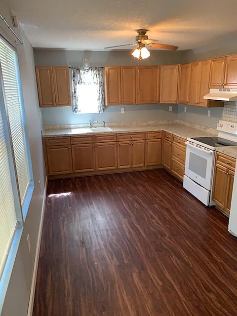 3 bed, 1.5 bath, 1200 sqft, $1,400 — Photo 3