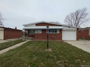 30569 Spybrook St, Roseville, MI 48066